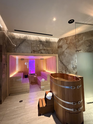 Six Harmonies Studio & Café