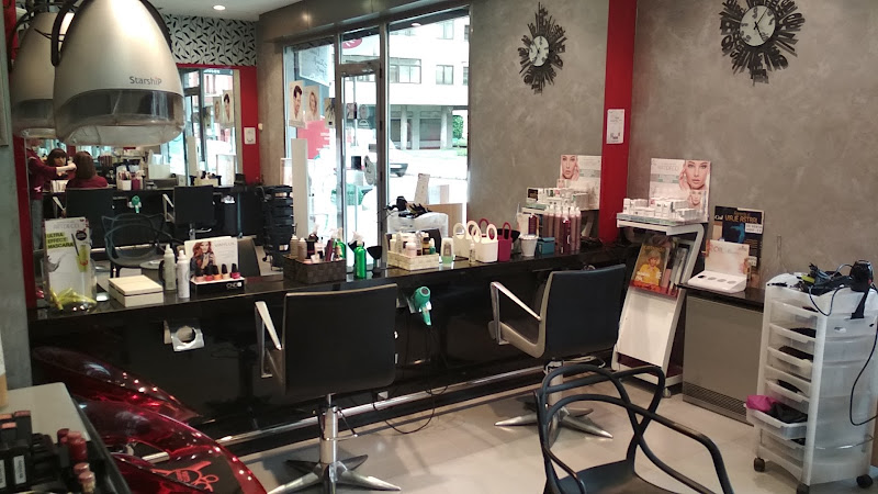 Peluquería y Estética Gloria