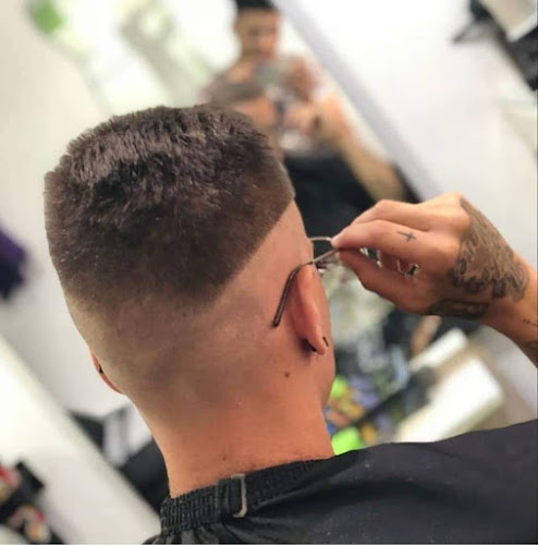 Lil Barber Shop Granada