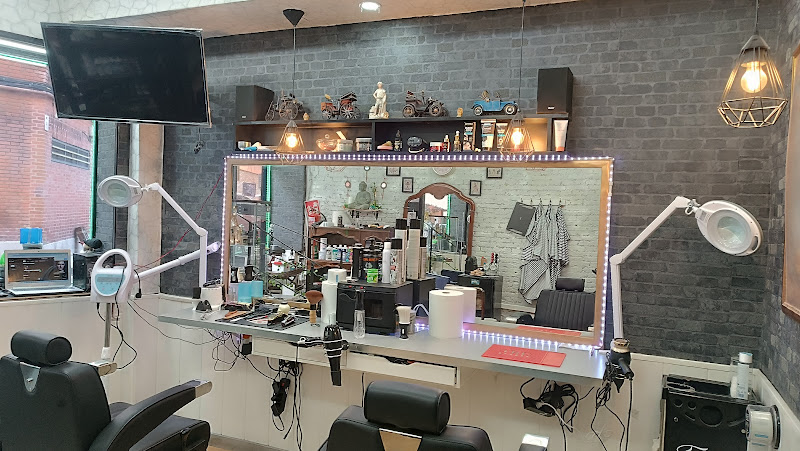 O GAROTO BARBERIA PELUQUERIA Y OTROS TRATAMIENTOS UNISEX