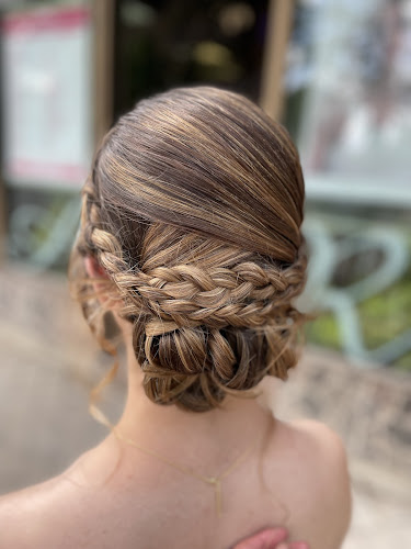 Peluquería y Estética Aline Reyna