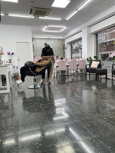 ESPACIO SHADDAI - Peluquería | Barbería | Estética | Uñas