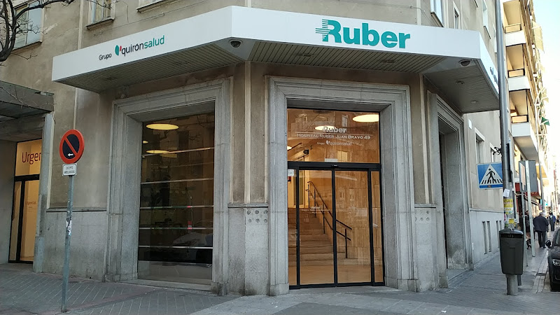 Dr. Castro Sierra | Clínica Ruber