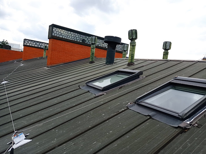 Vertical 180 - Trabajos en Altura, Líneas de Vida, Protección Contra Caídas y Venta de EPIS