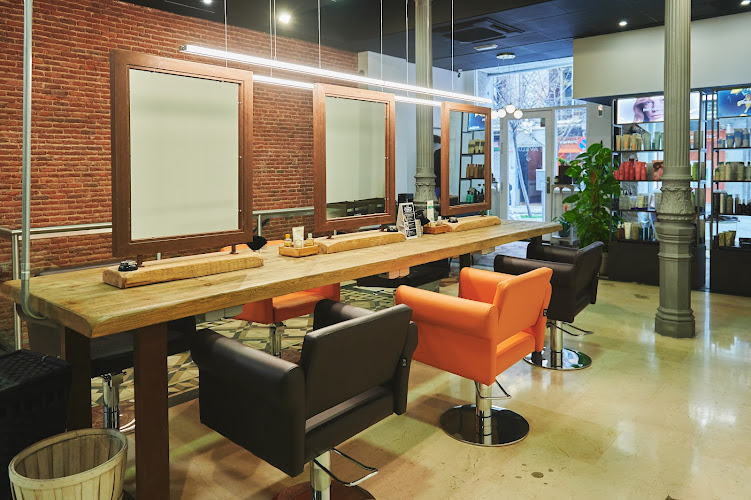 Blow Dry Bar - Daniele Sigigliano - Peluquería en los Jerónimos Madrid