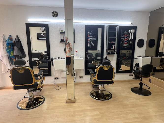 El Varón Barbershop