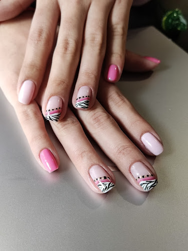 Samares Nails - Uñas a domicilio en Madrid