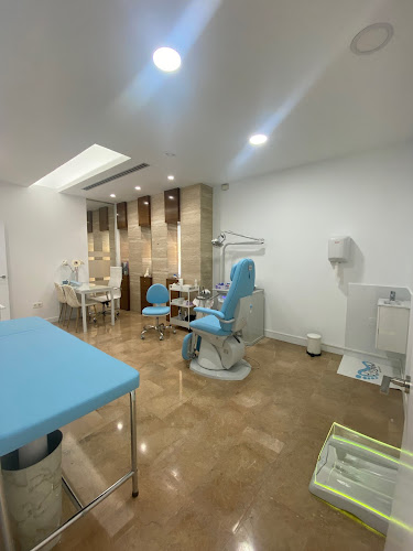 MAVEGEA CLÍNICA PODOLOGÍA Y M.G.