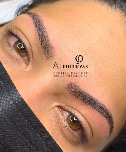 Jiskeila Artist | Diseño de Cejas y pestañas