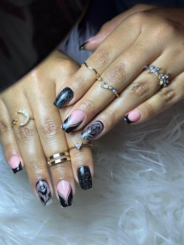 Uñas a domicilio madrid - Yiris Batista