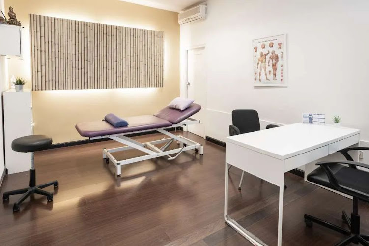 alquiler salas y consultas de terapias . fisioterapia, podología, enfermería, medicina, osteopatía, psicología.