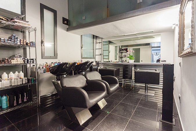 Peluquería Malasaña ≫ Corto y Cambio