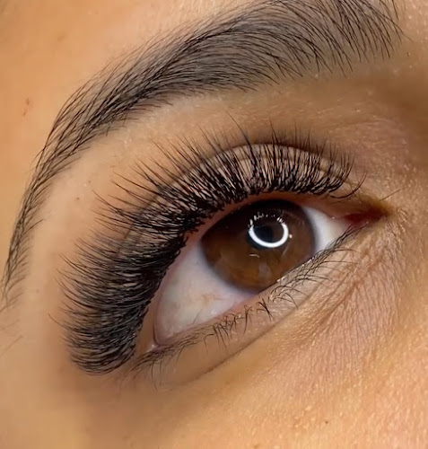 DANIELA ALIFANO BEAUTY, Brows Lashes & Nails