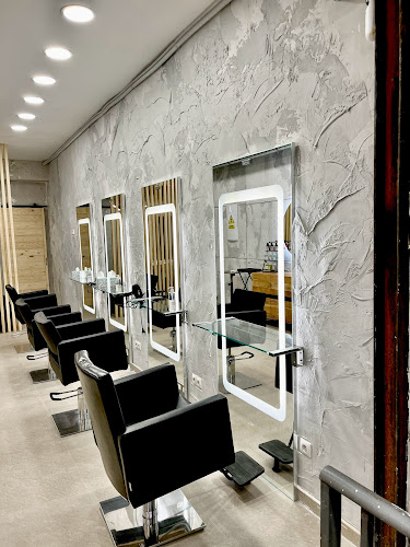 DIM SALÓN ▷ 【Peluquería Malasaña】