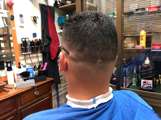 D'Francis Barber Shop