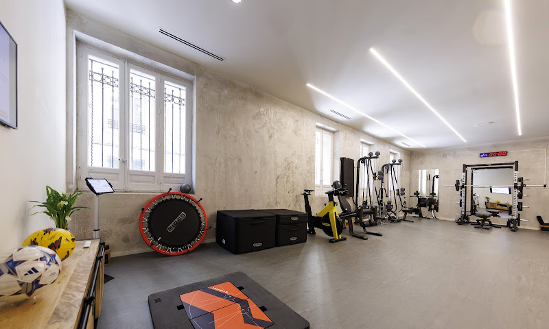 Romboid, Centro de Fisioterapia Avanzada