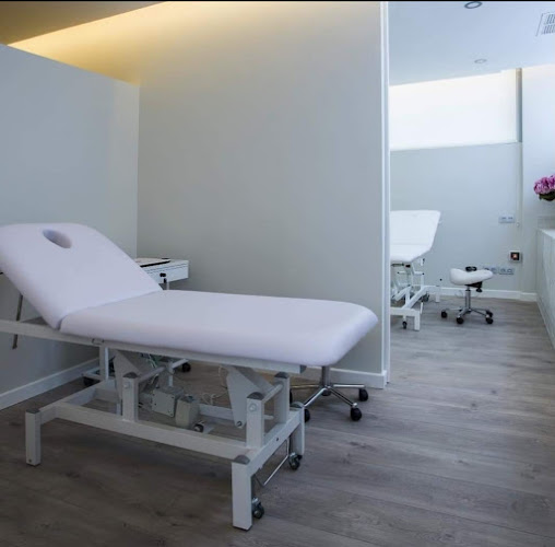 Fisiomujer Clínica de fisioterapia en Madrid | Suelo pélvico - Indiba Active - Pilates con Máquinas - Traumatología