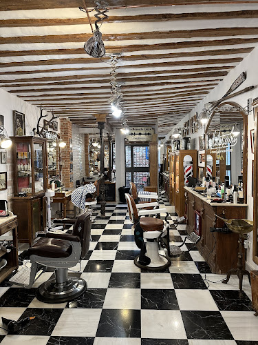 Barbería Malayerba - Cortes y Afeitados Finos